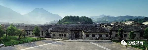 DƬ